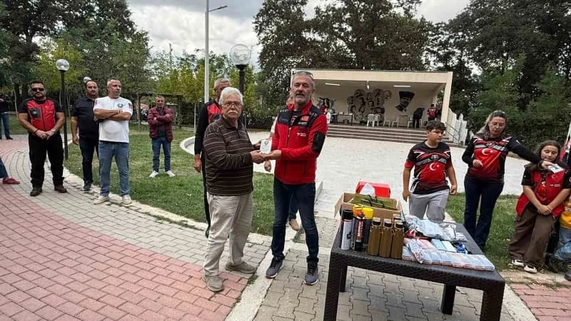 Çanakkale’nin Çan ilçesine bağlı Etili köyünde bir araya gelen motosiklet tutkunları, bu yıl ikincisi düzenlenen Pilav E