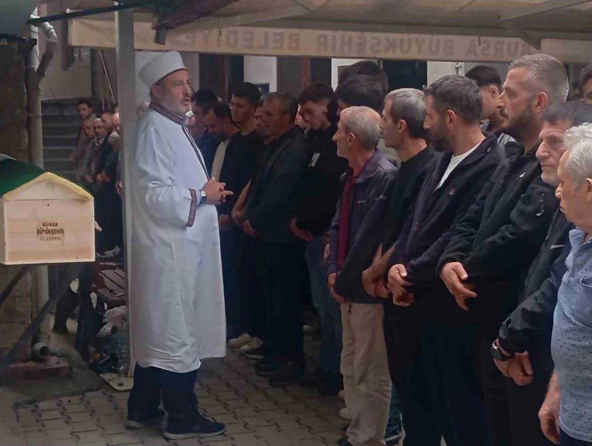 Orhangazi gemlik karayolunda meydana gelen motosiklet kazasında ağır yaralı olarak kaldırıldığı hastanede hayatını kaybe