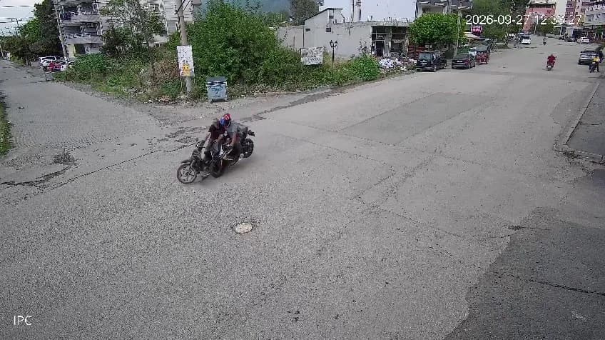 Hatay'da 2 motosikletin çarpıştığı kazada genç motosiklet sürücüsü kazayı yaralı olarak atlatan yaşlı adama "Dayı öyle y