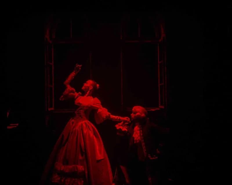 Mozart'ın hayatı ve müziği, bu akşam saat 19.00'da Beyoğlu Sahne'de Hologram teknolojisi, canlı müzik ve dans eşliğinde
