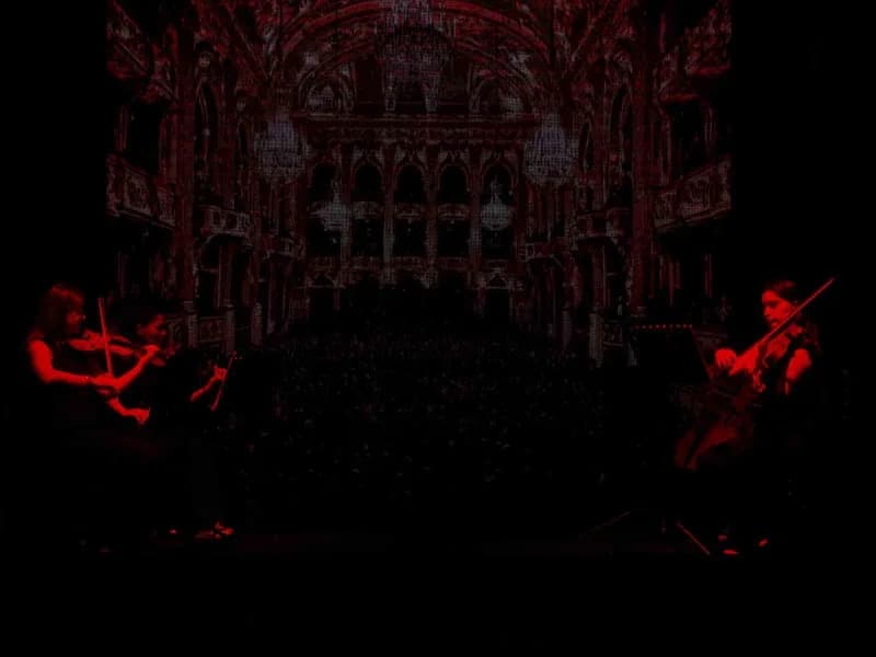 Beyoğlu Sahne’de Mozart hologram teknolojisiyle sahnede canlı müzik ve dans performansı