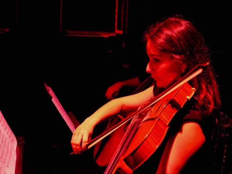 Mozart'ın hayatı ve müziği, bu akşam saat 19.00'da Beyoğlu Sahne'de Hologram teknolojisi, canlı müzik ve dans eşliğinde