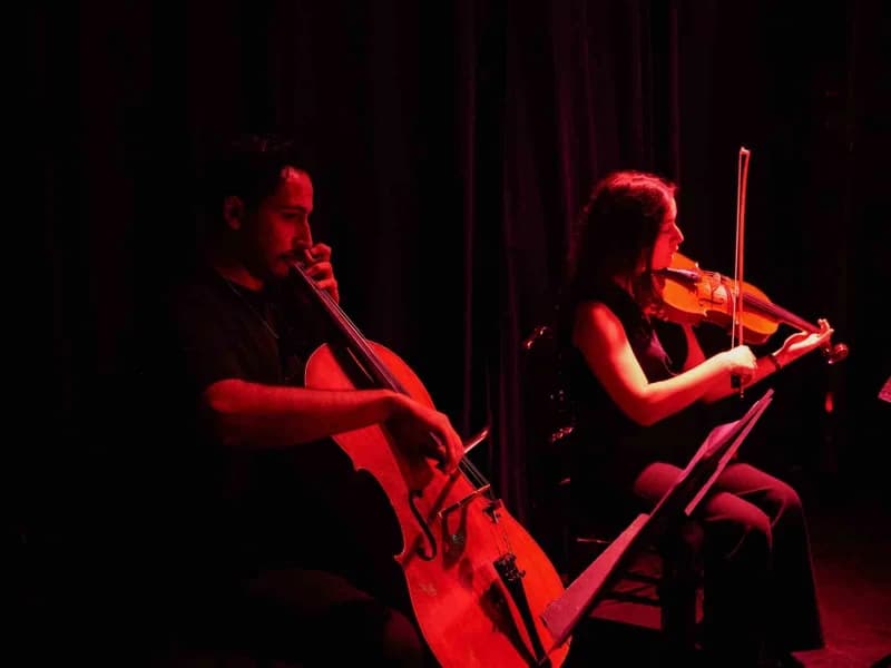 Mozart'ın hayatı ve müziği, bu akşam saat 19.00'da Beyoğlu Sahne'de Hologram teknolojisi, canlı müzik ve dans eşliğinde