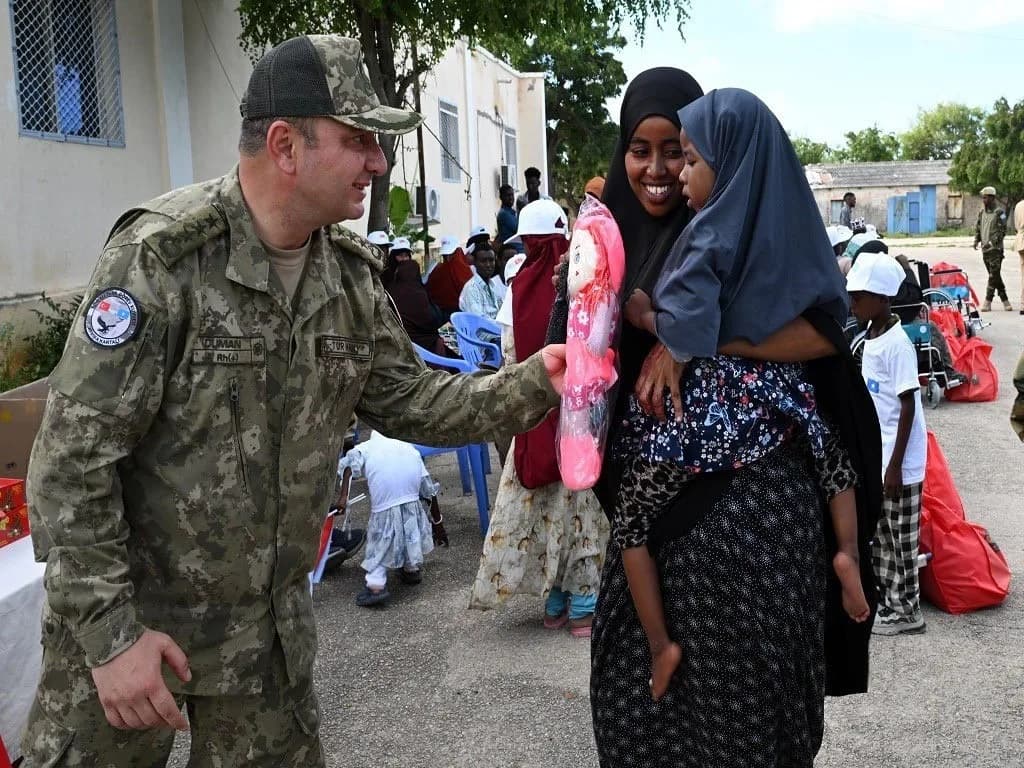Milli Savunma Bakanlığı (MSB), Somali Türk Görev Kuvveti Komutanlığı tarafından Somali’de ihtiyaç sahibi gazi ve gazi ai
