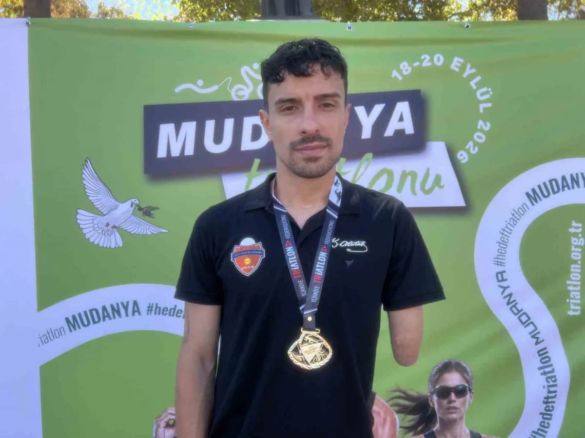 2026 Mudanya Triatlonu Türkiye Kupası Finali’nde mücadele eden Muhammed Ali Aydın, azmi ve spor tutkusu ile organizasyon