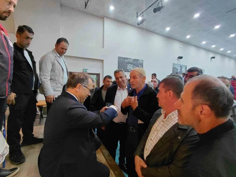 Mudurnu'da gerçekleştirilen program kapsamında ilçedeki 329 üreticiye, ticari işletmelerde alınması gereken biyogüvenlik