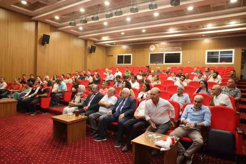 Muğla’da çam balı üretimi ve dijital takip sistemi tanıtım toplantısından görüntü