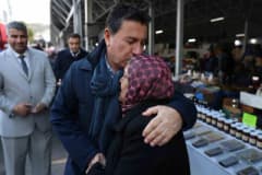 Muğla Büyükşehir Belediyesi tarafından emeklilere yönelik sağlanan desteklerle ilgili yardım dağıtımı