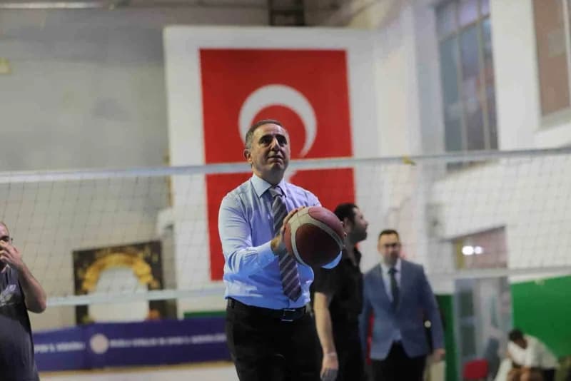 Vali Yardımcısı Cehveroğlu, Uluslararası Gençlik merkezinde inceleme yaptı