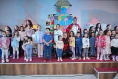 Muğla Kültür ve Sanat Şenliği’nde çocuklar sihirbazlık gösterisi ve uçurtma atölyesi etkinliklerinde eğleniyor