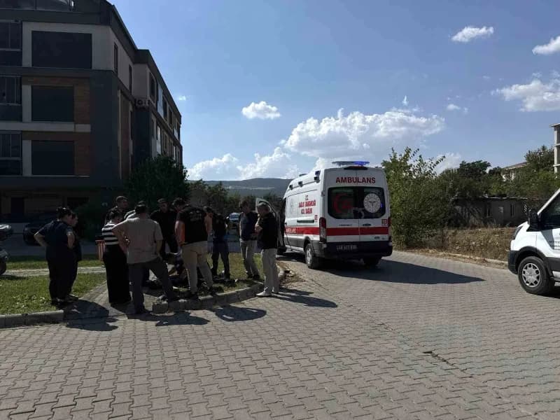 Muğla’nın Menteşe ilçesinde u.ö. İsimli genç motosiklet sürücüsü, önünde sola dönüş yapmak isteyen otomobile arkadan çar