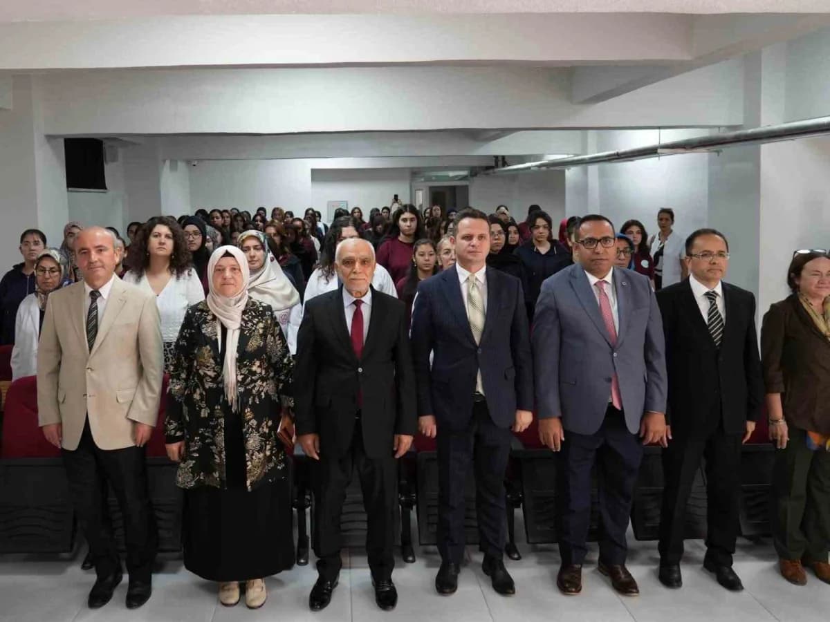 Muğla’da öğrenciler Yazar Mustafa Turan ile bir araya geldi