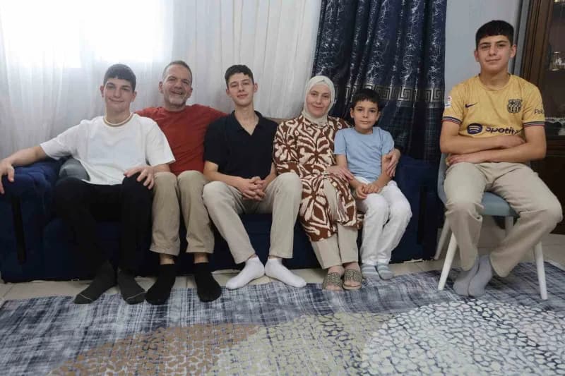 Münir Basri ve ailesi