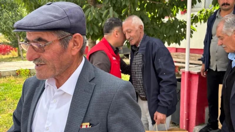 Van'ın Muradiye ilçesinde 19 Eylül Gaziler Günü kapsamında Gaziler ve yakınları, Muradiye İlçe Kızılay Şubesi tarafından