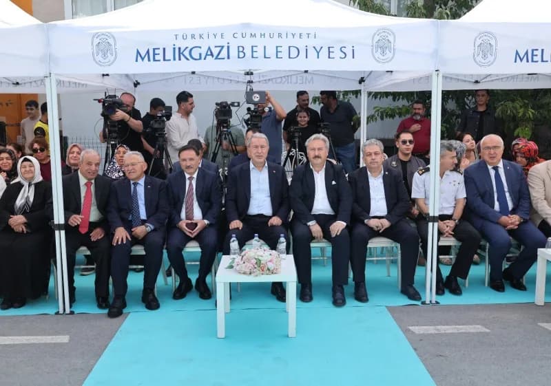 Sağlık alanında hayata geçirdiği projelerle rekor hizmetlere imza atan Melikgazi Belediyesi ilçe halkının modern ve nite