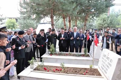 Muş Garnizon Şehitliği’nde 19 Eylül Gaziler Günü töreninden görüntü
