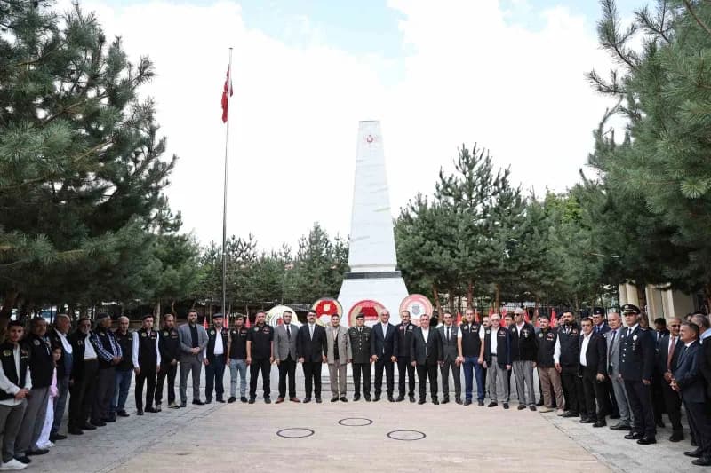 Törene, AK Parti Muş Milletvekili Mehmet Emin Şimşek, Garnizon Komutanı Ulaştırma Albay Cenk Barut, İl Jandarma Komutanı