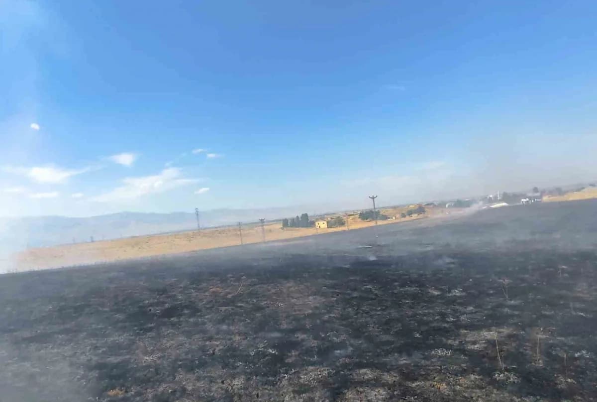 Muş’ta İncebel bağları ile Muratgören köyü yakınında çıkan anız yangınları, itfaiye ekiplerinin müdahalesiyle söndürüldü