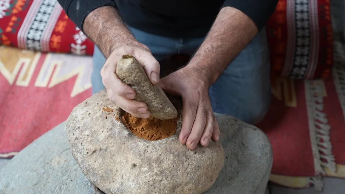 Muş’ta unutulmaya yüz tutmuş geleneksel bir kahve hazırlama yöntemi yeniden yaşatılıyor. Kahve çeşitleri, yörede "Soku t