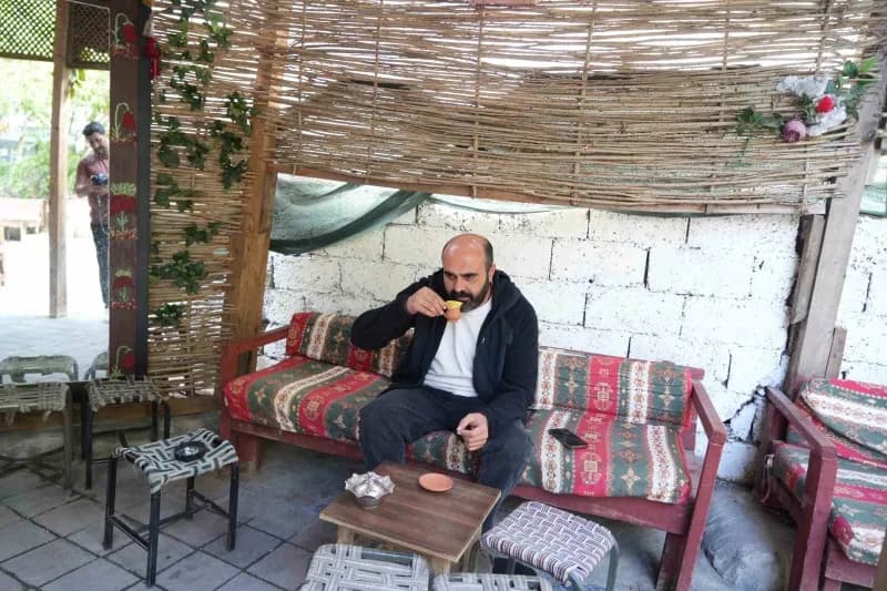 Muş’ta unutulmaya yüz tutmuş geleneksel bir kahve hazırlama yöntemi yeniden yaşatılıyor. Kahve çeşitleri, yörede "Soku t