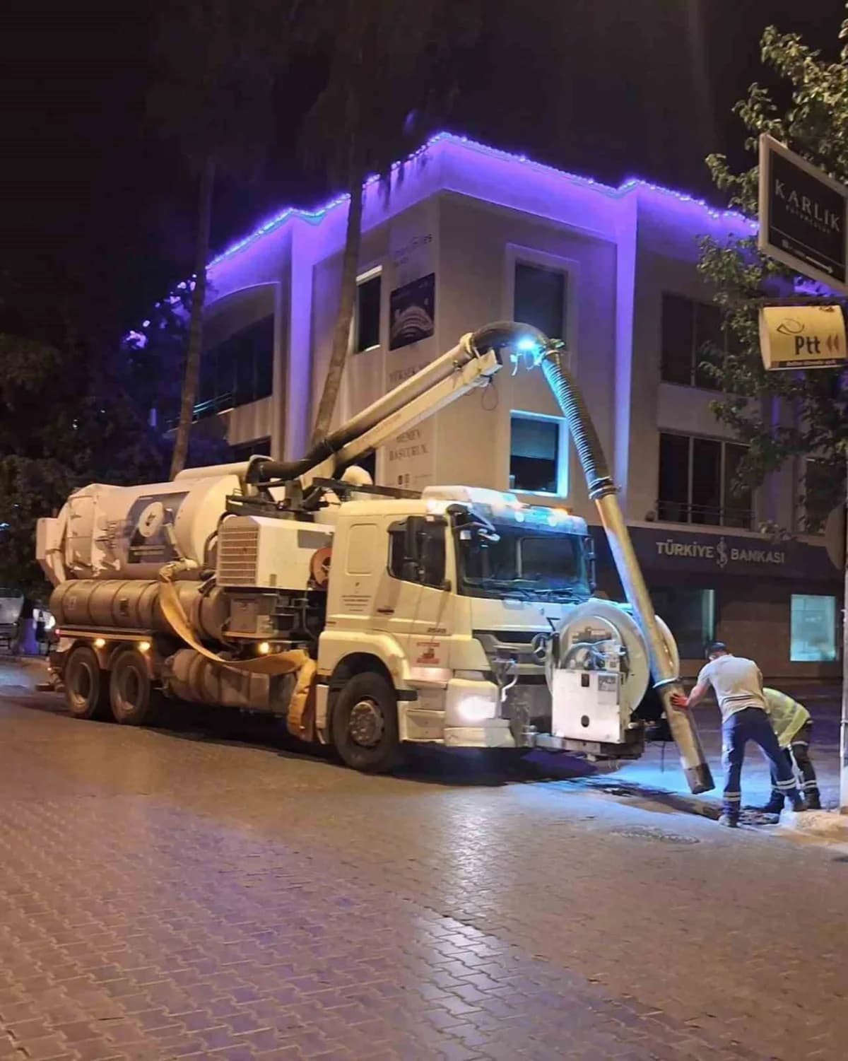 Muğla MUSKİ ekipleri kış öncesi yağmursuyu hattı ve dere temizlik çalışmalarını sürdürüyor