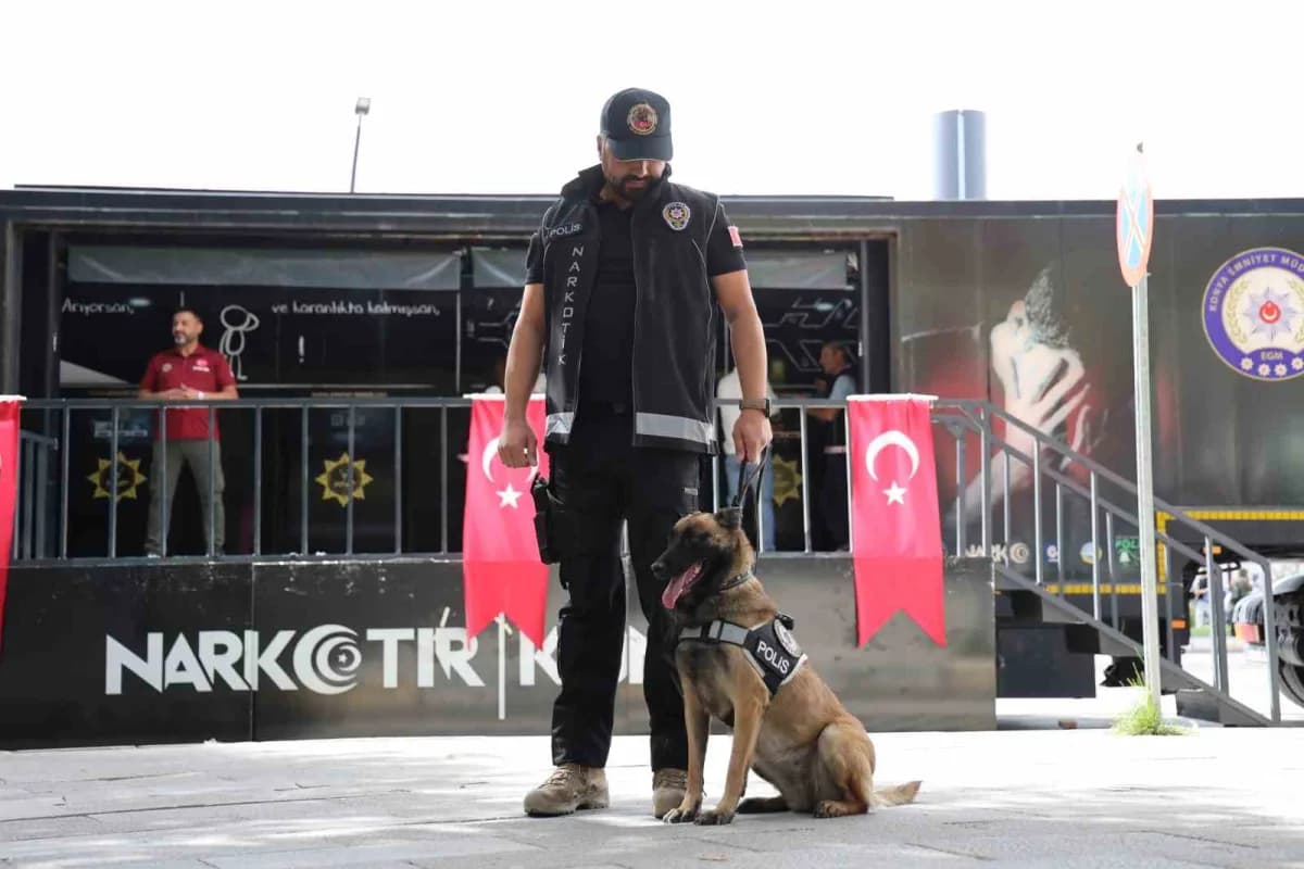 Elazığ’a ilk kez gelen NARKO TIR, vatandaşların yoğun ilgisiyle buluşarak uyuşturucuyla Mücadele eğitimlerine başladı