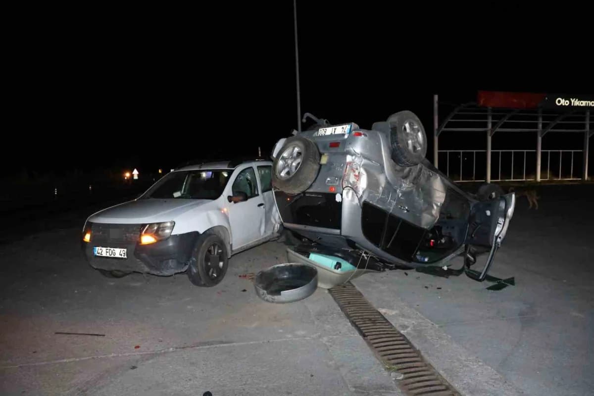 Nevşehir'de takla atan otomobilin yol kenarındaki araca çarpma anı güvenlik kamerasında