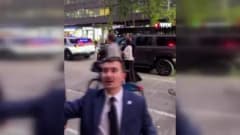 New York’ta Arnavutluk Başbakanı Edi Rama’ya yumurta atan protestocuların görüntüsü