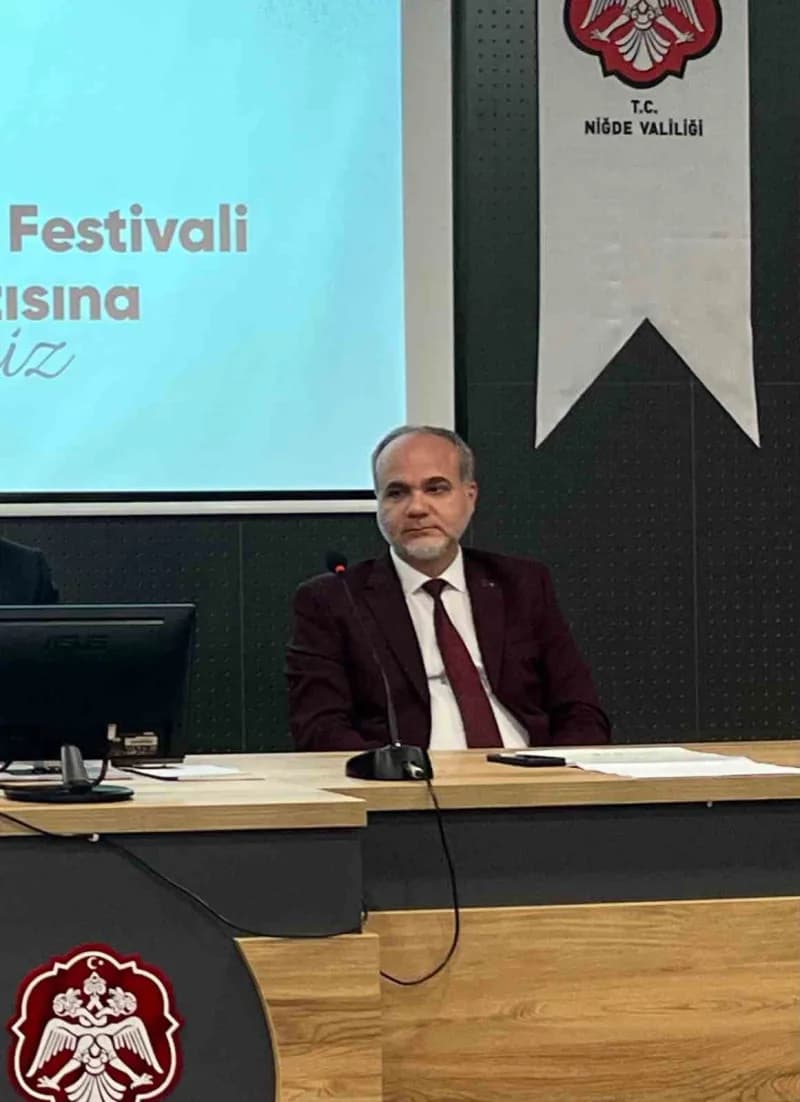Rektör Prof. Dr. Hasan Uslu konuştu.