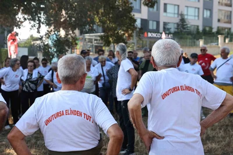 Nilüfer Belediyesi, Dünya Alzheimer Ayı etkinlikleri kapsamında toplumsal farkındalık oluşturmak ve hastalıktan korunmad