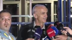 Fenerbahçe Futbol Direktörü Oğuz Çetin basın toplantısında açıklama yapıyor