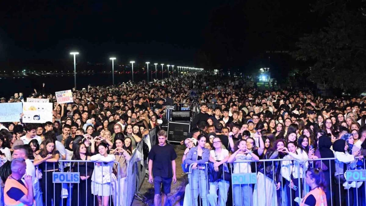 Oğuzhan Koç, Edirne'de konser verdi