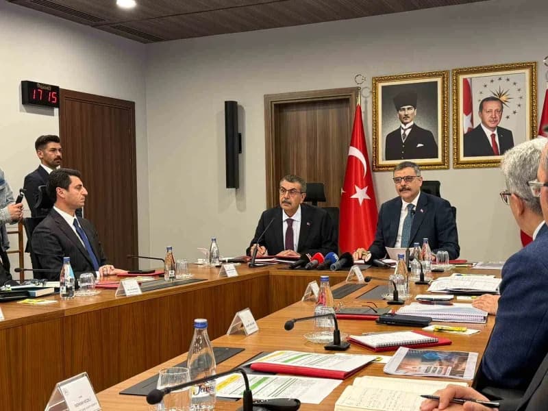 İçişleri Bakanı Mustafa Çiftçi, "İlk defa bu sene okullarımızda 31 bin tane bahçe görevlisi istihdam etmiş olduk" dedi.