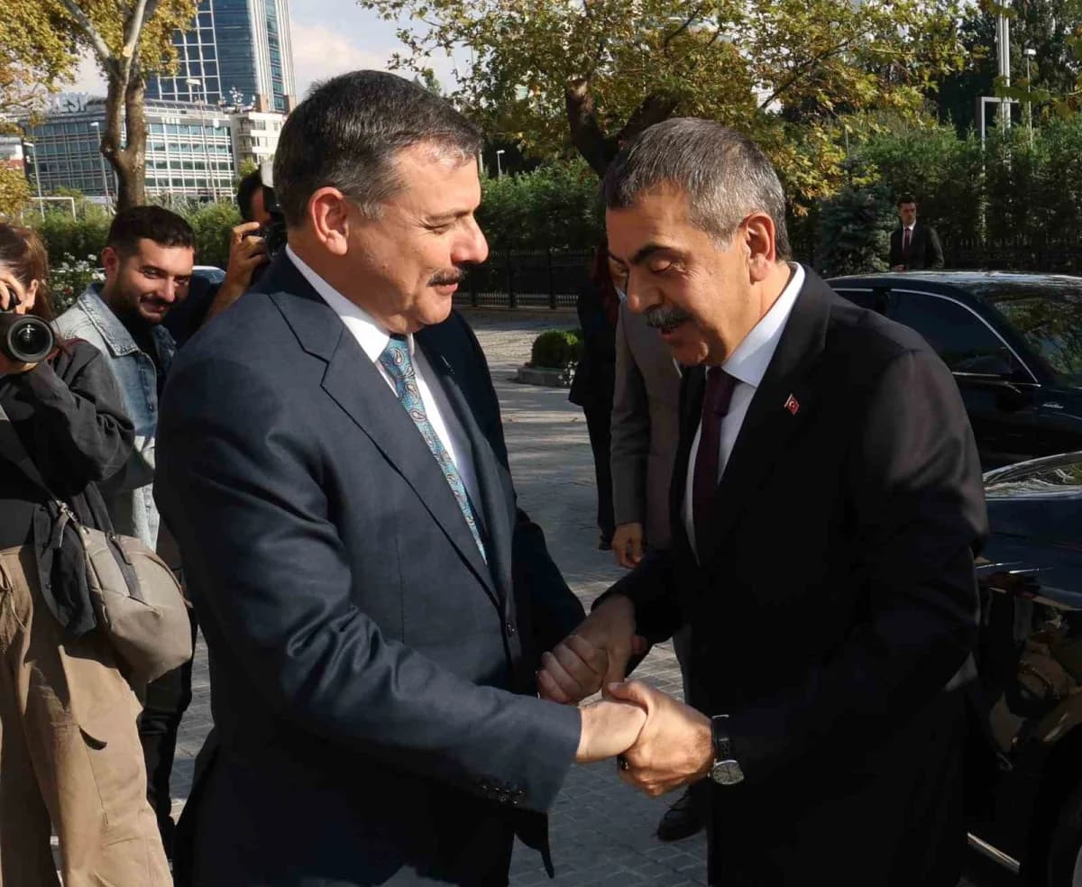 İçişleri Bakanı Mustafa Çiftçi, "İlk defa bu sene okullarımızda 31 bin tane bahçe görevlisi istihdam etmiş olduk" dedi.