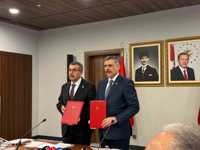 İçişleri Bakanı Mustafa Çiftçi, "İlk defa bu sene okullarımızda 31 bin tane bahçe görevlisi istihdam etmiş olduk" dedi.