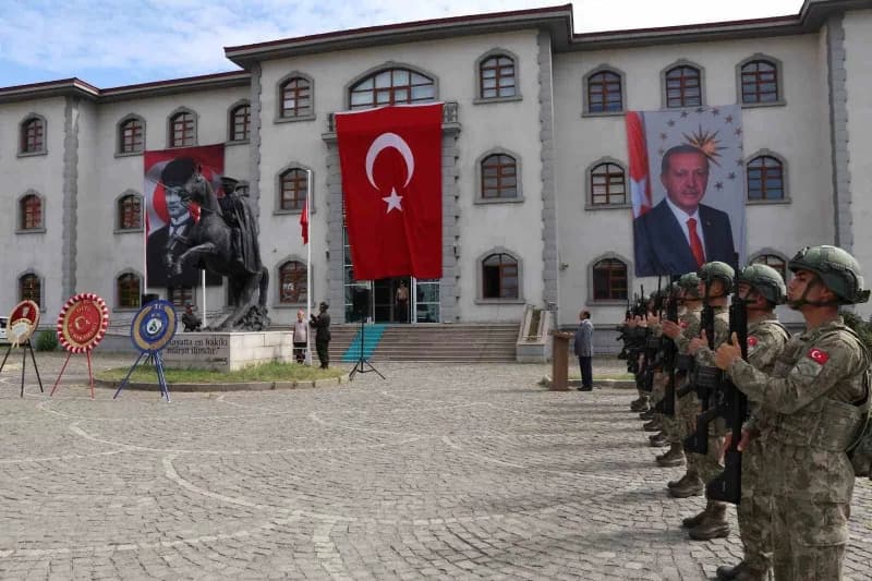 Erzurum’un Oltu ilçesinde, 19 Eylül Gaziler Günü düzenlenen resmi tören ve programlarla kutlandı.