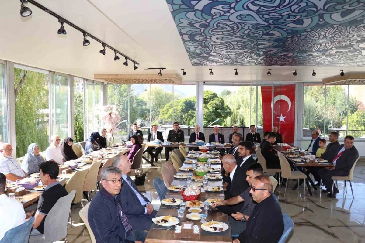 Erzurum’un Oltu ilçesinde, 19 Eylül Gaziler Günü düzenlenen resmi tören ve programlarla kutlandı.