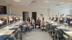 Ondokuz Mayıs Üniversitesi Diş Hekimliği Fakültesinde açılan Preklinik Fantom Laboratuvarında öğrenciler mankenler üzeri