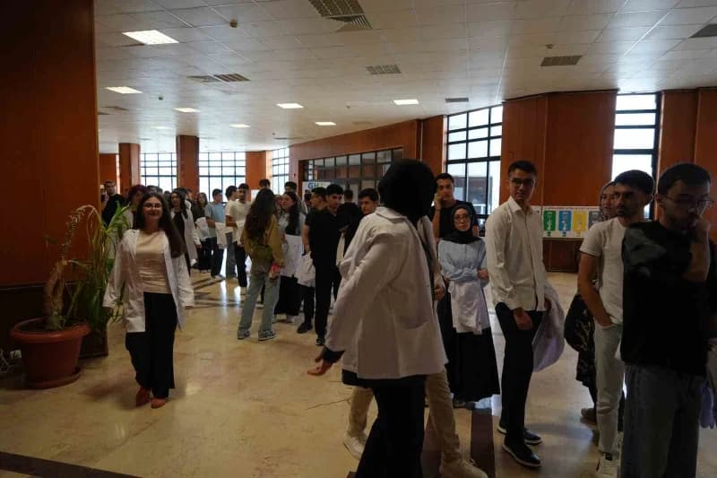 Ondokuz Mayıs Üniversitesi (OMÜ) Tıp Fakültesi 2026-2027 Eğitim-öğretim Yılı Açılış Töreni gerçekleştirildi. Tıp Fakülte