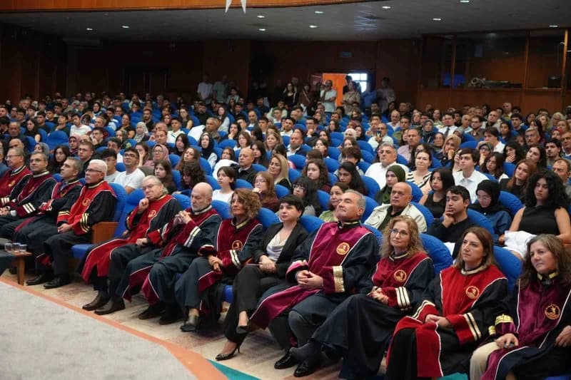 Ondokuz Mayıs Üniversitesi (OMÜ) Tıp Fakültesi 2026-2027 Eğitim-öğretim Yılı Açılış Töreni gerçekleştirildi. Tıp Fakülte