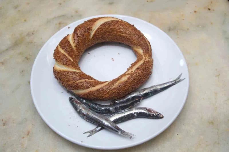 Hamsi ve simit