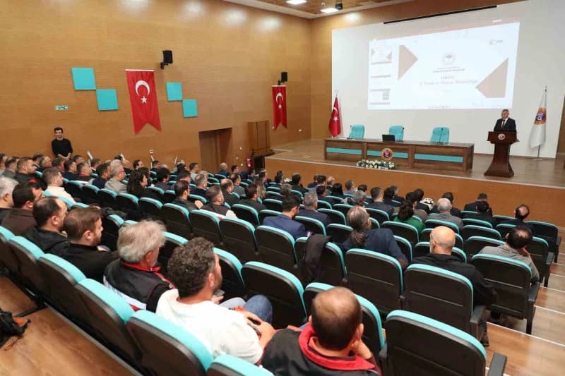 Ordu’da kahverengi kokarcayla mücadelede kullanılan samuray arıları ve feromon tuzakları