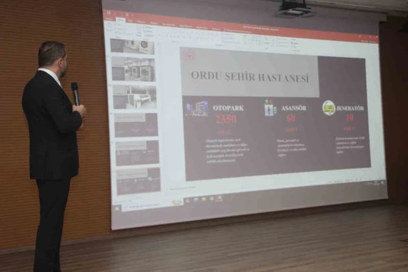 İl Sağlık Müdürü emrah çelen tarafından sunum