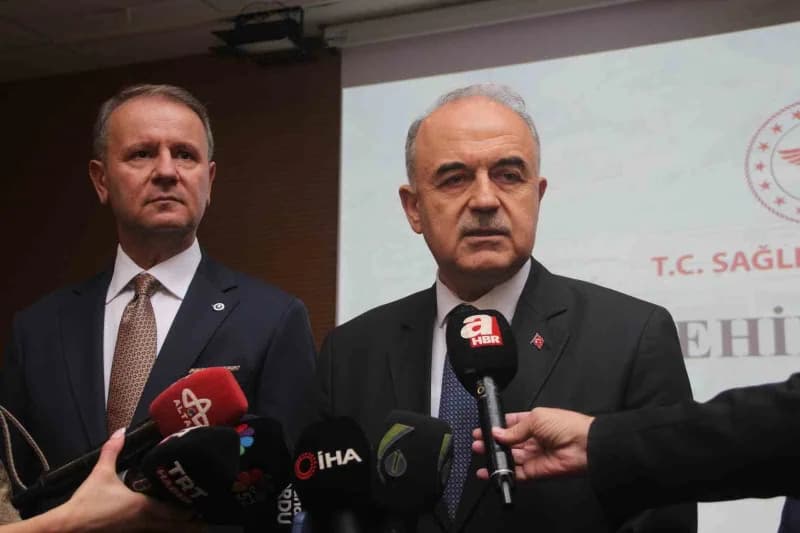 Vali Muammer Erol (Sağda)