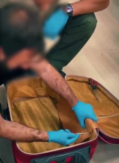 Ordu otogarında polis ekipleri tarafından ele geçirilen metamfetamin dolu bavul