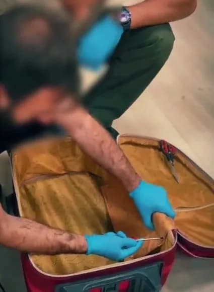 Ordu otogarında polis ekipleri tarafından ele geçirilen metamfetamin dolu bavul