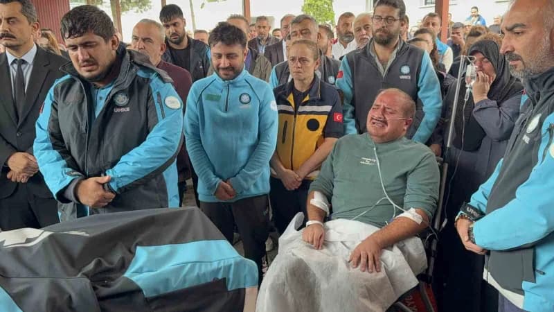 Törene tekerlekli sandalye ile katılan kazada yaralanan sürücü Mehmet Akif Çıplak, gözyaşlarına hakim olamayarak hıçkırı