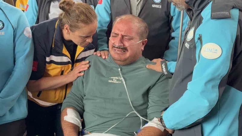 Törene tekerlekli sandalye ile katılan kazada yaralanan sürücü Mehmet Akif Çıplak, gözyaşlarına hakim olamayarak hıçkırı
