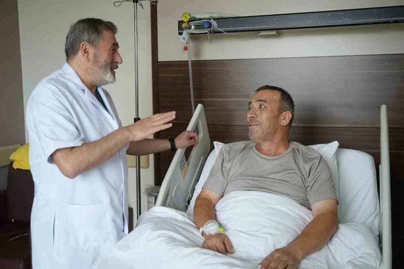 Samsun’da bağırsak kanseri tedavisi için hastaneye başvuran kişi, iç organlarının farklı yerlerde olduğunu öğrendi. 26 y