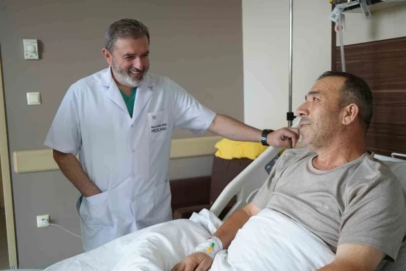 Samsun’da bağırsak kanseri tedavisi için hastaneye başvuran kişi, iç organlarının farklı yerlerde olduğunu öğrendi. 26 y